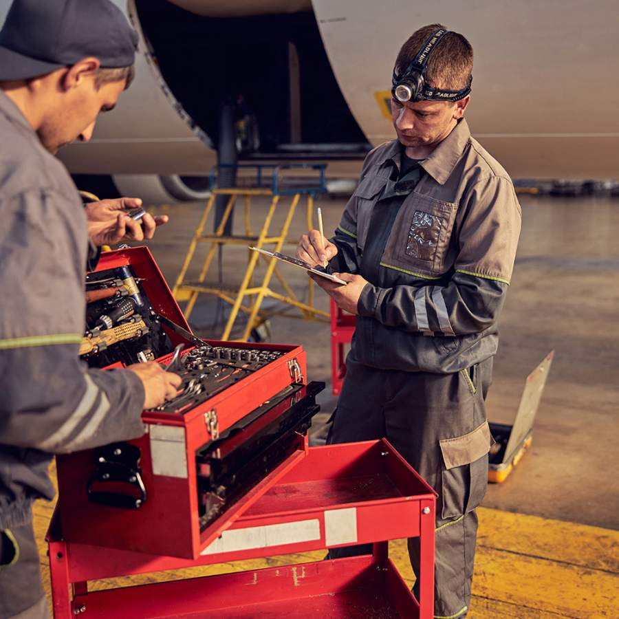 Atelier de maintenance a�ronautique utilisant TracingLine